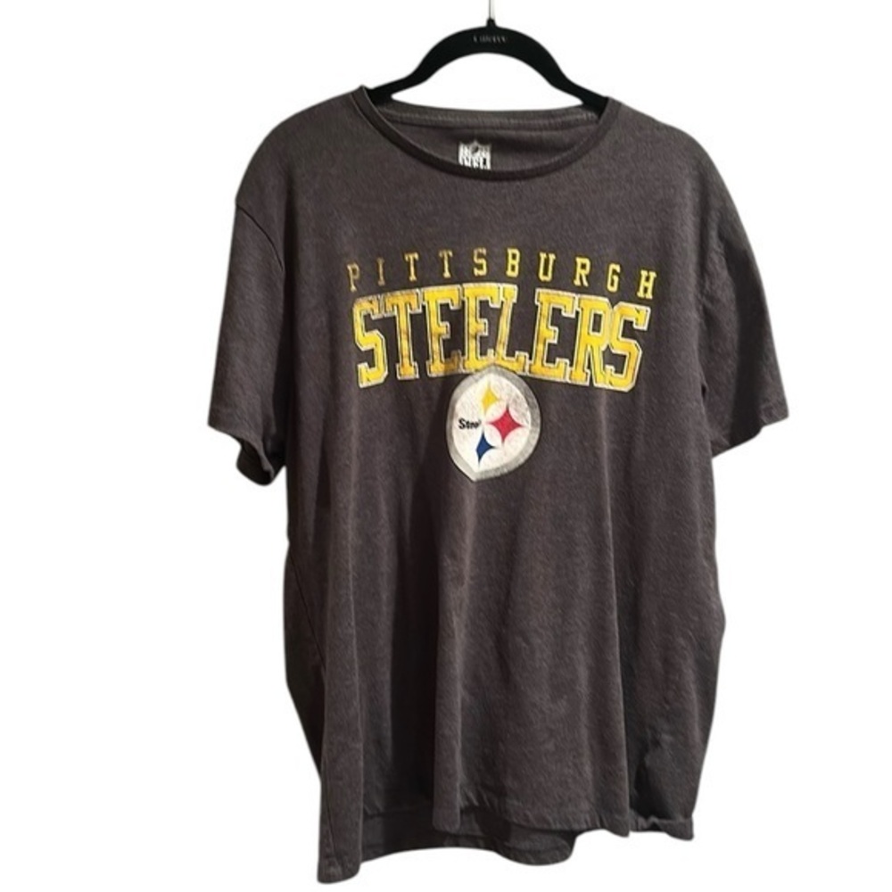 Men’s NFL Team Apparel gray short sleeved Steeler T-shirt size L